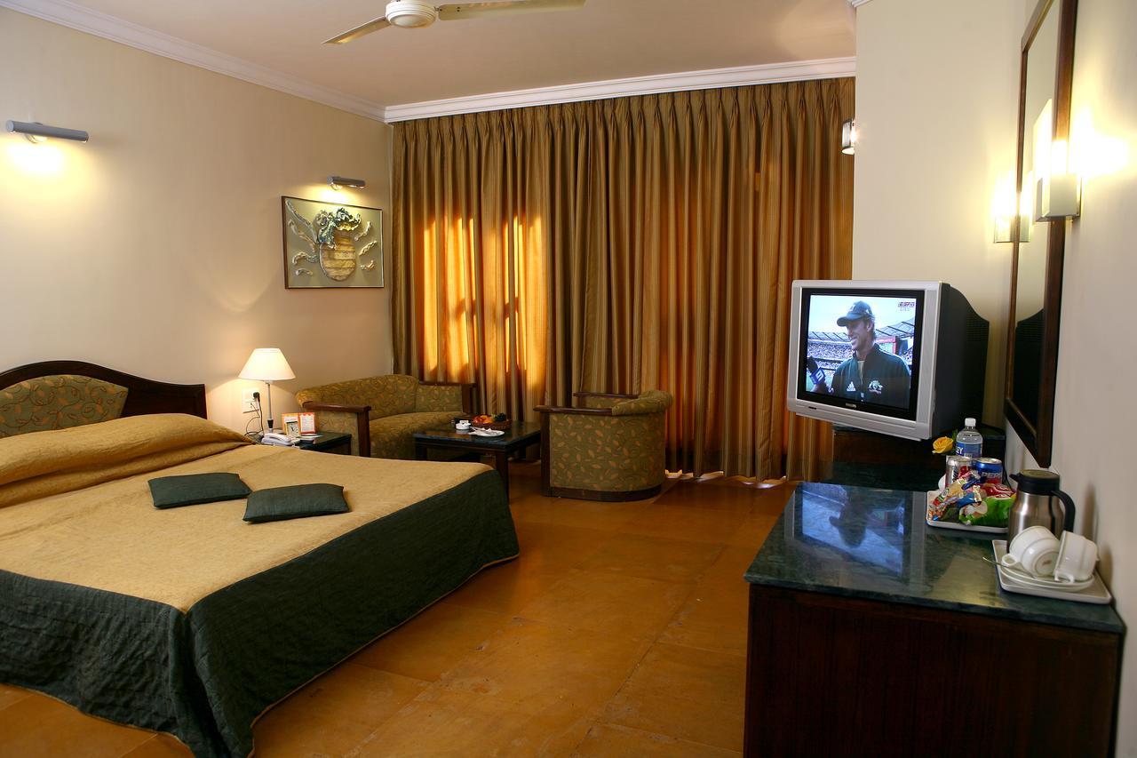 Hotel Hilltone Mount Abu Exterior photo
